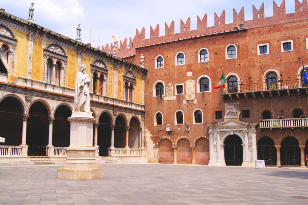 Piazza-dei-Signori