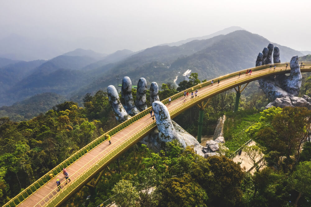 Vietnam-Sehenswuerdigkeiten-Goldene-Bruecke
