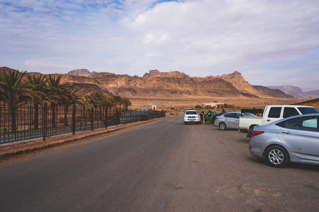 Wadi-Rum-Jordanien-Visitor-Center-Parkplatz