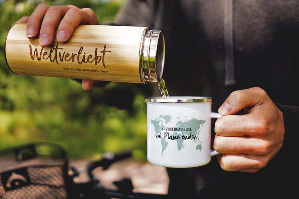 Wanderung-Packliste-Thermosflasche-Emailletasse