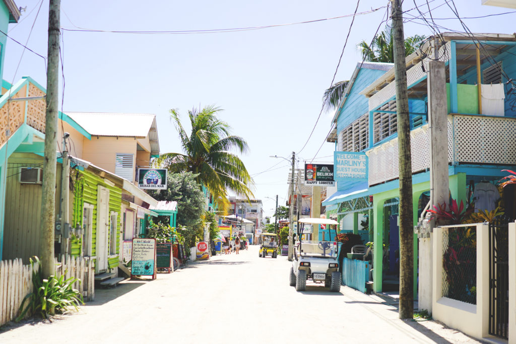 https://kommwirmachendaseinfach.de/wp-content/uploads/2019/03/belize-rundreise-caye-caulker-main-road.jpg