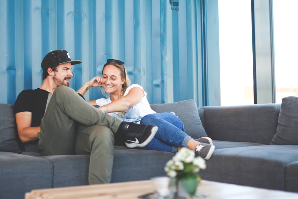 dock-inn-warnemuende-container-hostel-lobby-bolle-marco