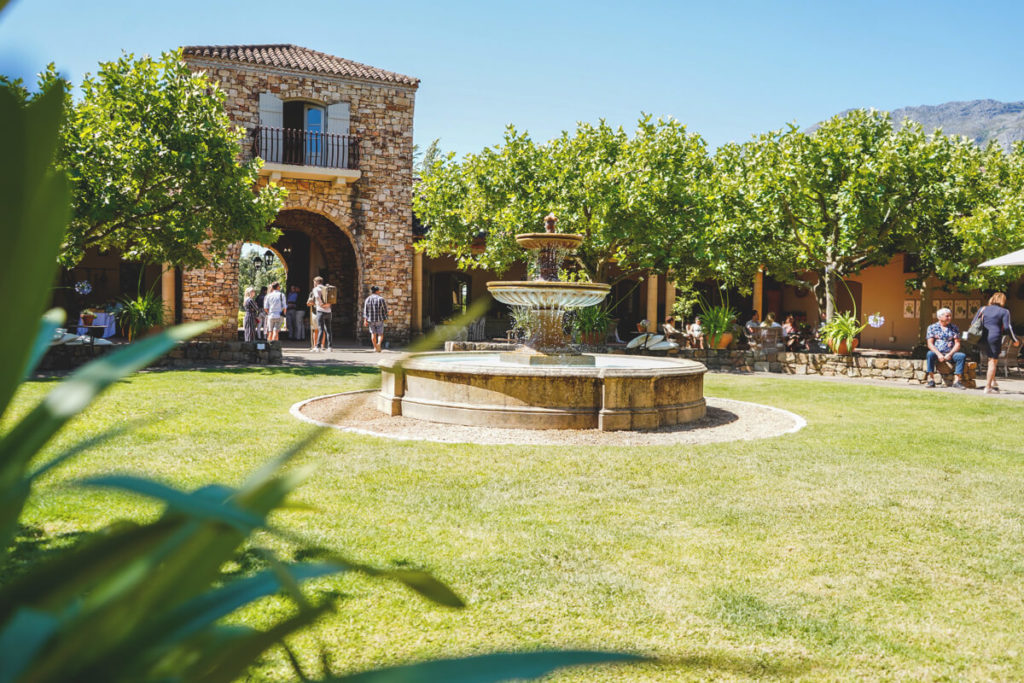 innenhof-waterford-estate-suedafrika-winelands