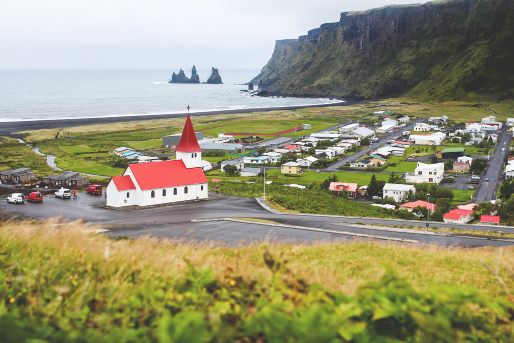 island-rundreise-highlights-sueden-vik-kirche