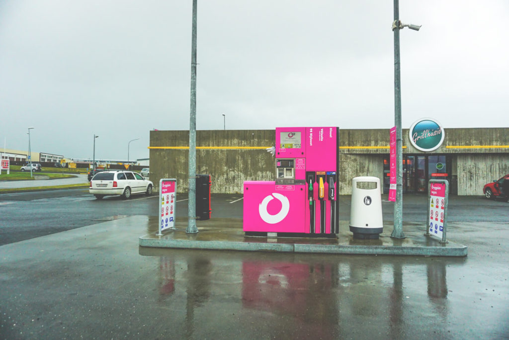 island-rundreise-mietwagen-tanken-orkan