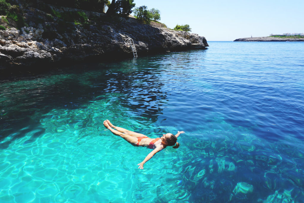 mallorca-reise-highlights-cala-dor-schwimmen