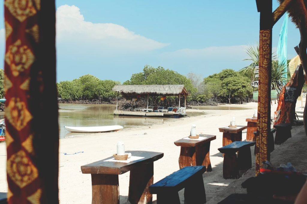 nusa-lembongan-highlights-restaurant-min
