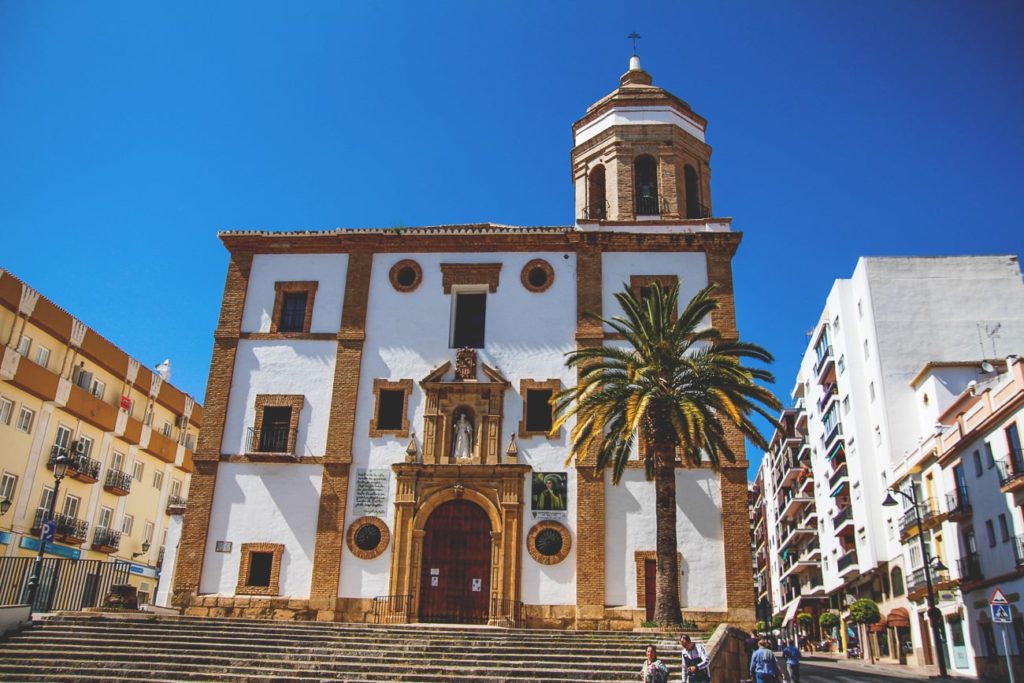 ronda-andalusien-highlights-tipps-kirche-min