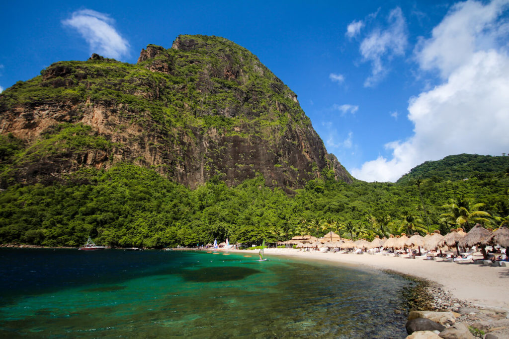 saint-lucia-karibik-sugar-beach-piton