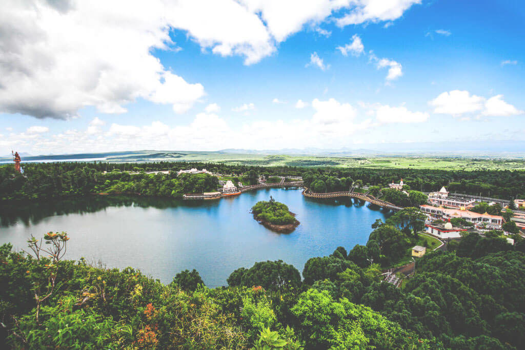 sehenswuerdigkeiten-auf-mauritius-grand-bassin-aussicht-1024x683