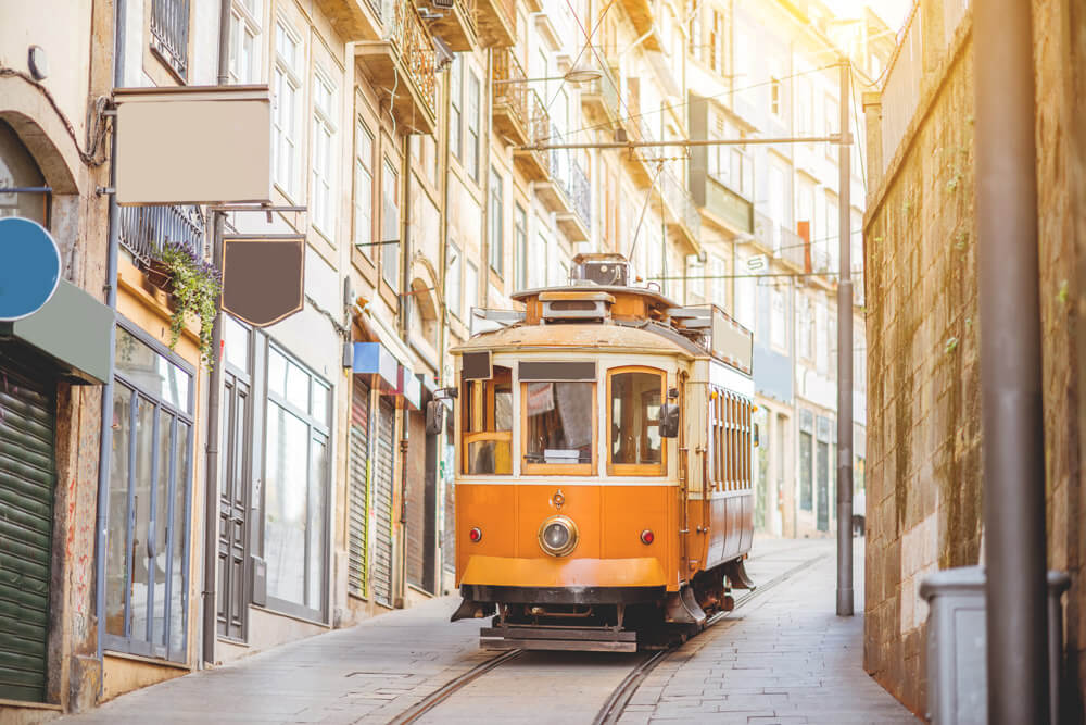 sehenswuerdigkeiten-porto-tram-strassenbahn