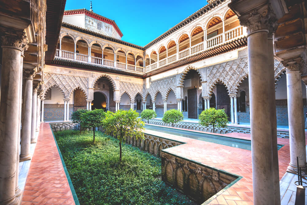 sevilla-sehenswuerdigkeiten-Alcazar-Innenhof