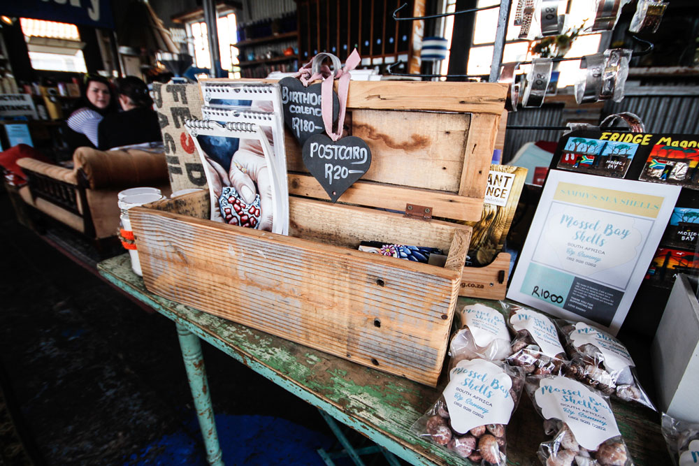 shopping-mossel-bay-suedafrika-blue-shed-coffee